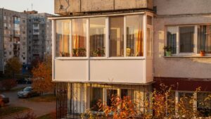 Когда лучше менять окна в Ярославле: сезонный подход по нашему климату