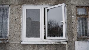 Москитная сетка на окно в Ярославле: виды, цены, установка