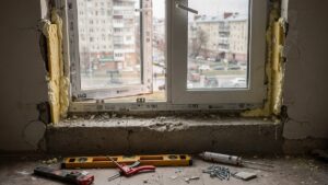 Шум с улицы через окно в Ярославле: что делать и как выбрать стеклопакет