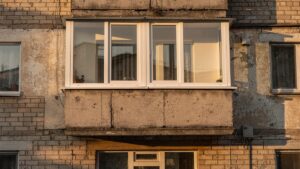 Замена окон без снятия подоконника в Ярославле: миф или реальность